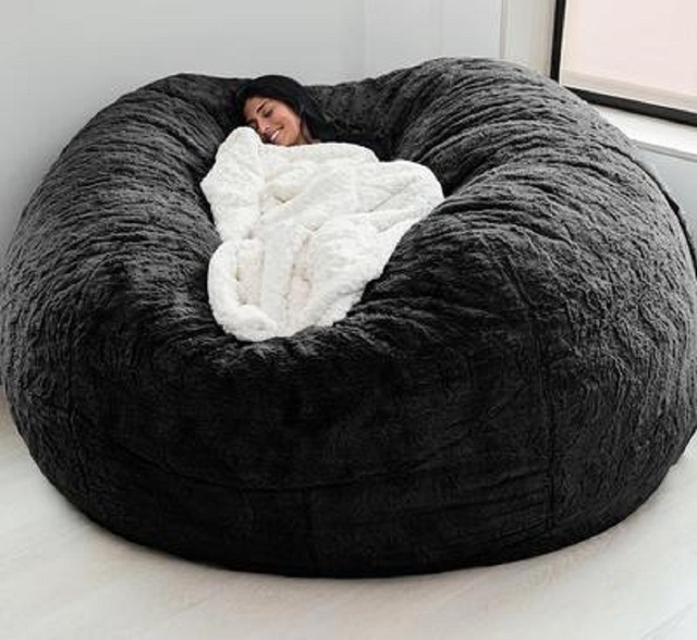 Ngoài trời 7ft Giant Bean Bag Lounge Chair Soft False Fur Fabric EPS Fill 4