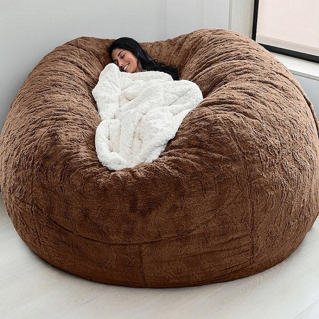 Ngoài trời 7ft Giant Bean Bag Lounge Chair Soft False Fur Fabric EPS Fill 8