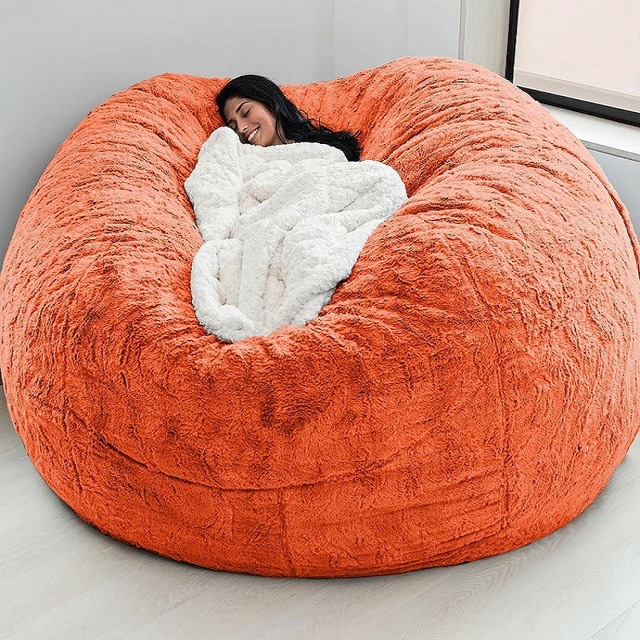 Ngoài trời 7ft Giant Bean Bag Lounge Chair Soft False Fur Fabric EPS Fill 13