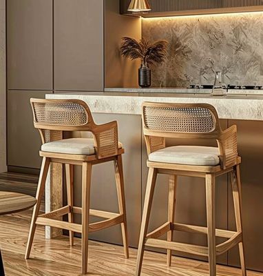 Ghế quầy bar đan trong nhà bằng mây với chân gỗ và tựa lưng mây